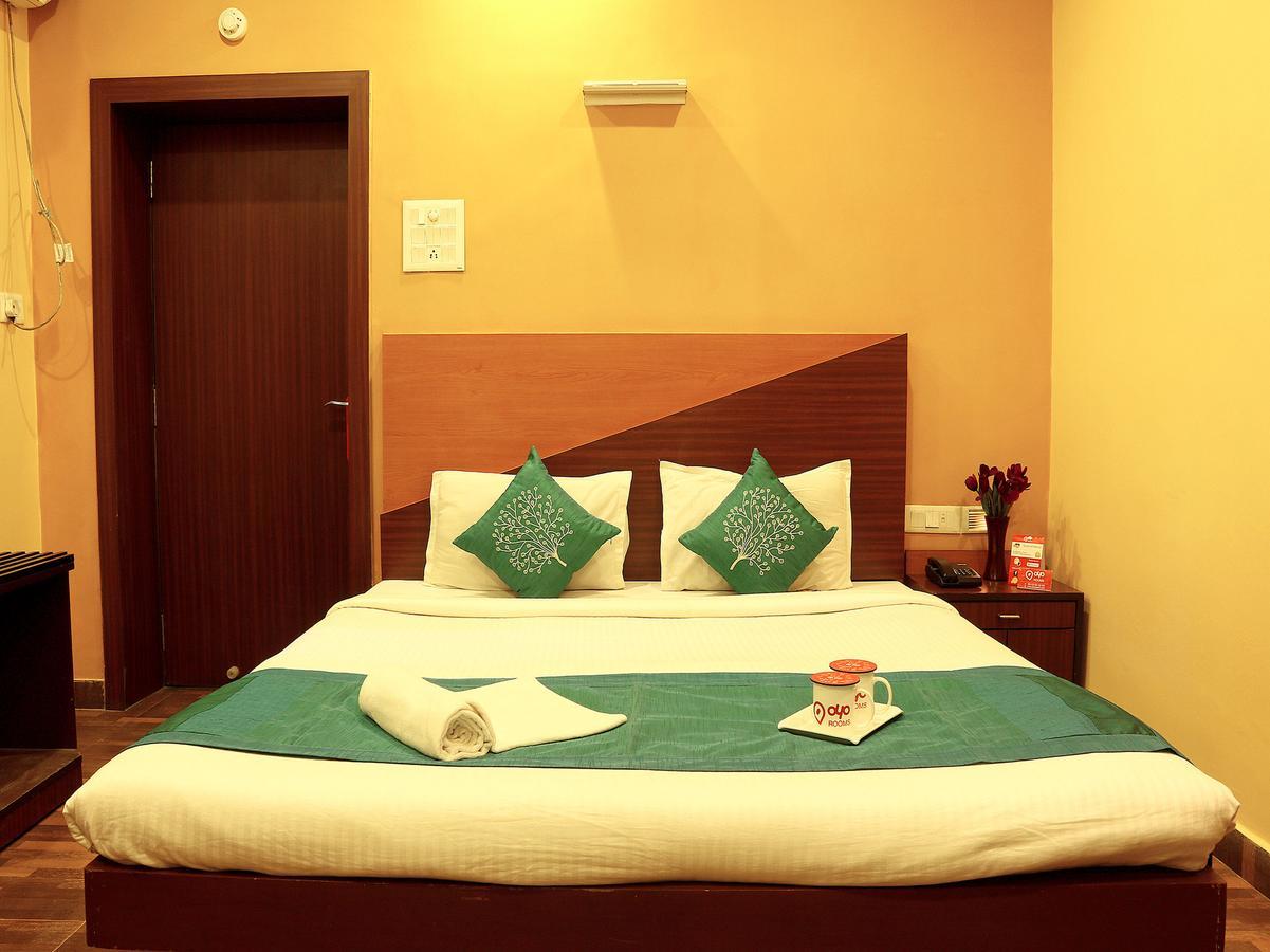 Hotel Trimoorti Καλκούτα Εξωτερικό φωτογραφία
