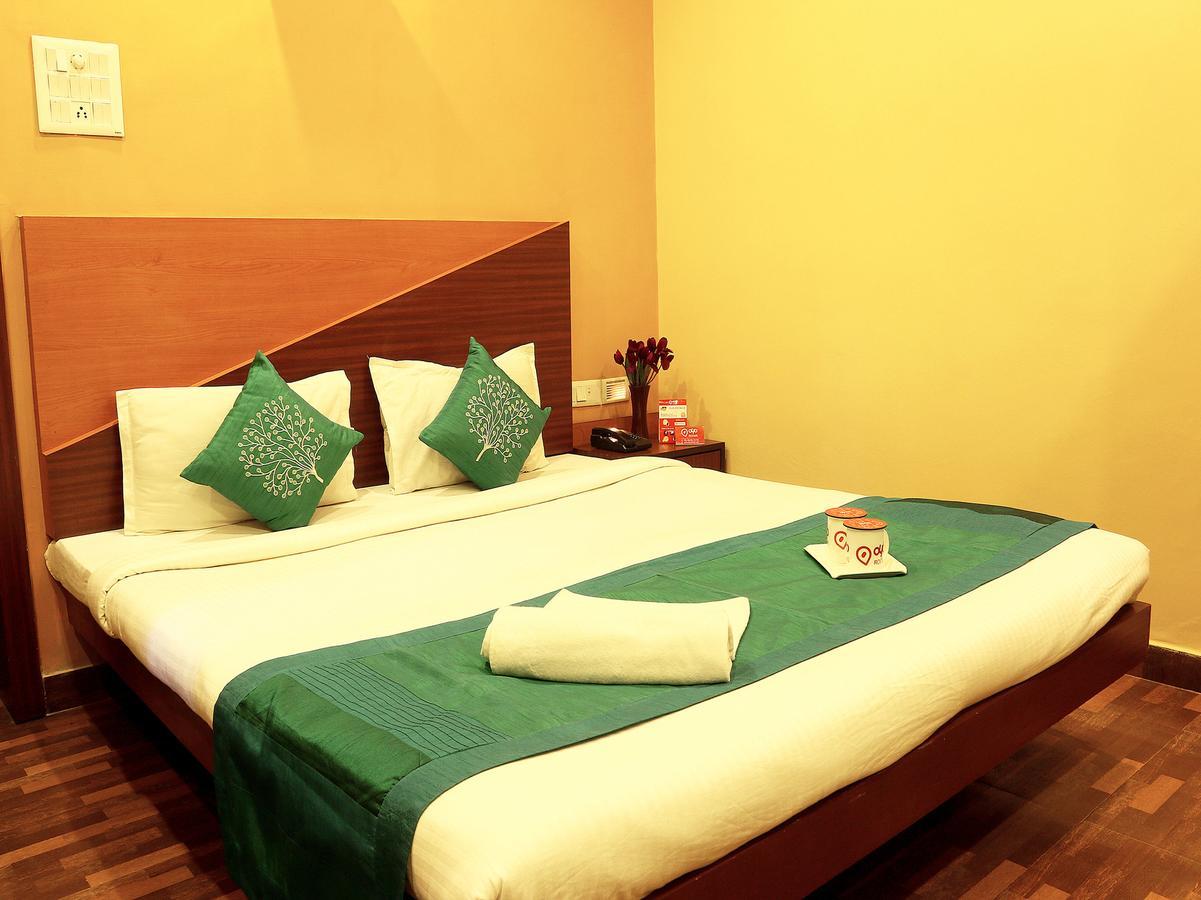 Hotel Trimoorti Καλκούτα Εξωτερικό φωτογραφία